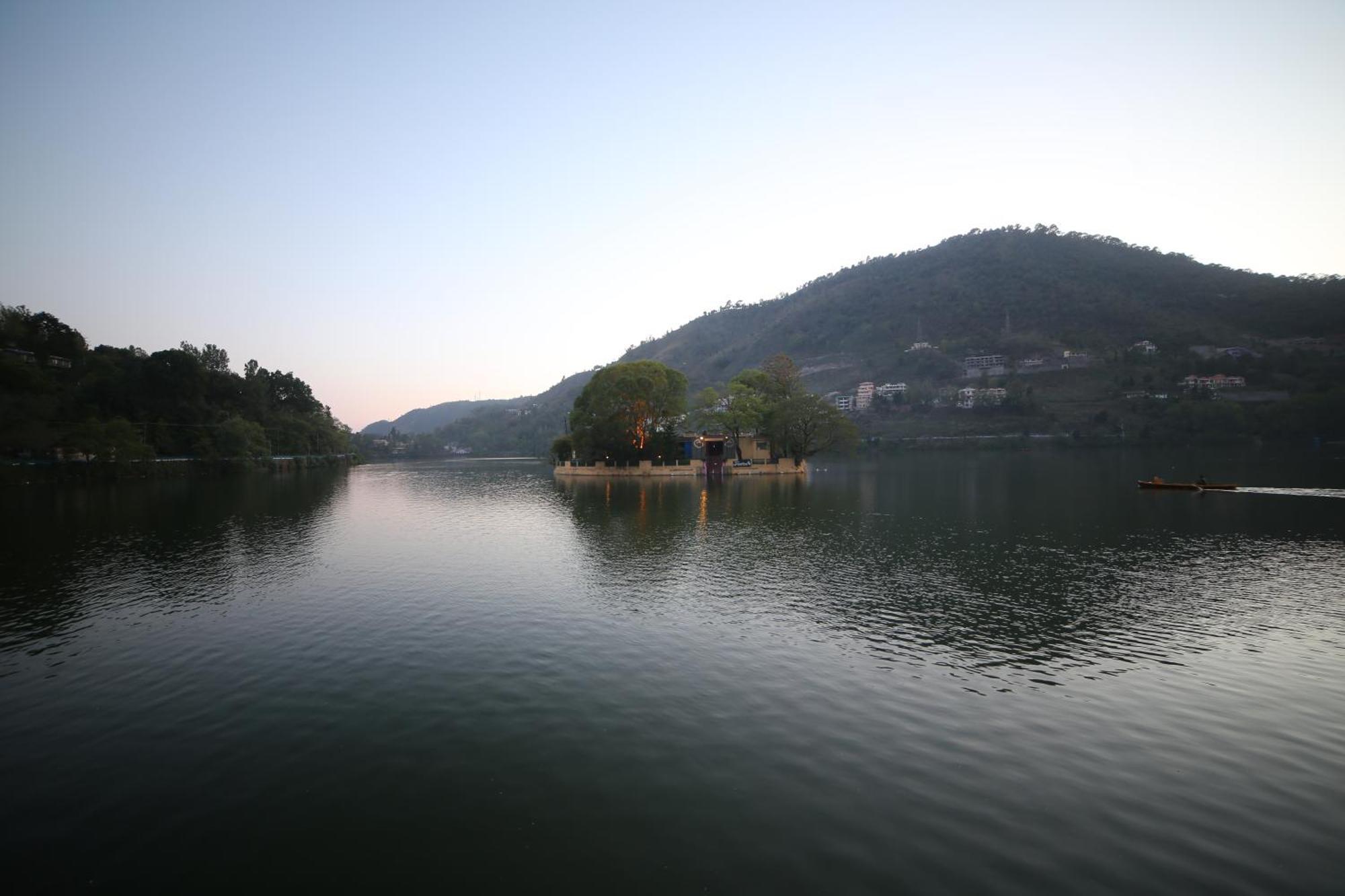 Royal Rosette Lake View Bhimtal Nainital Kültér fotó