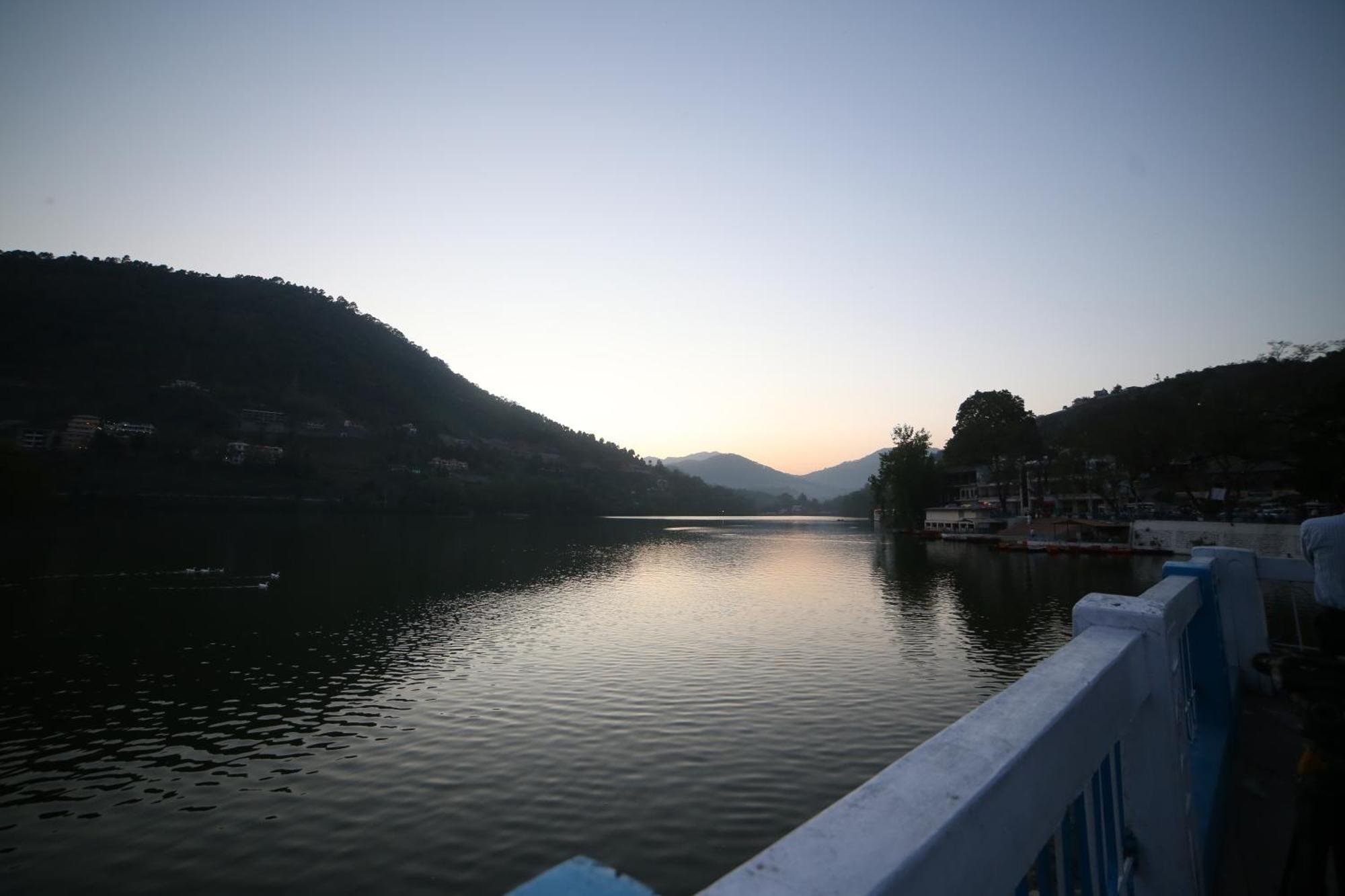Royal Rosette Lake View Bhimtal Nainital Kültér fotó